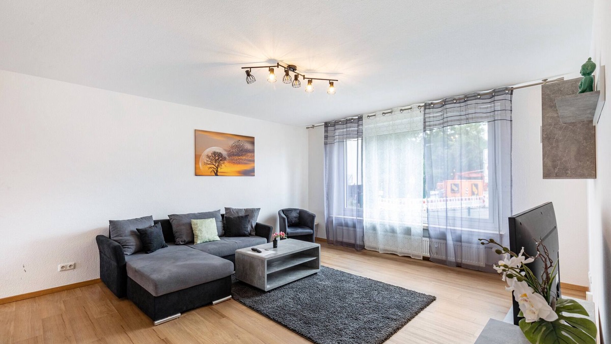 Bruchkoebel Apartment | Apartment 'Bruchköbel 1 auch Für Monteure' with Balcony and Wi-Fi