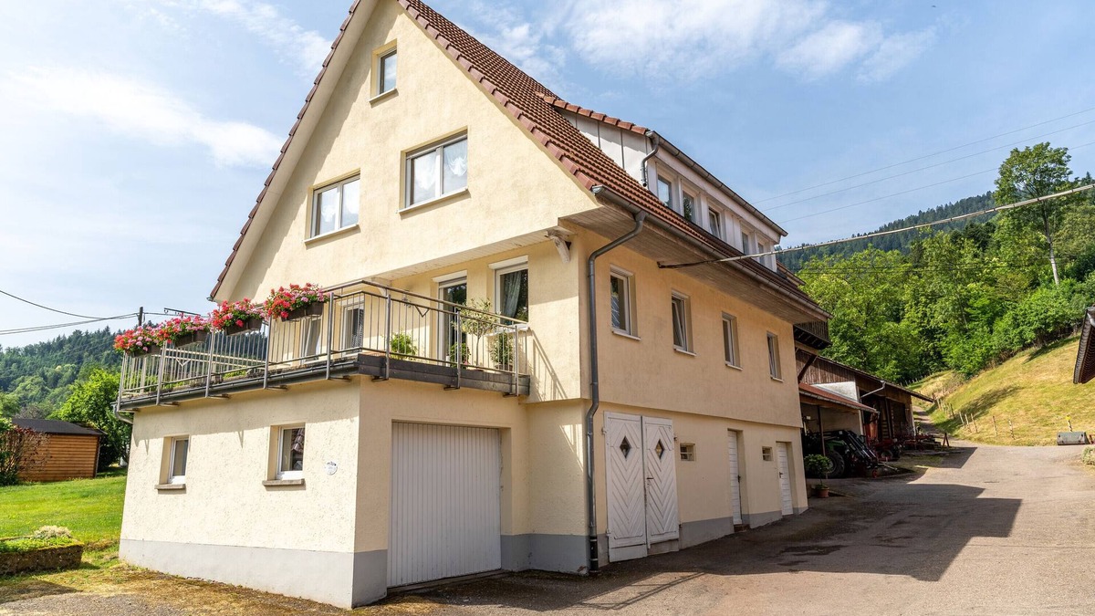 Guckinsdorf Apartment | Apartment 'Brujosenhof' with Private Terrace, Shared Garden and Wi-Fi