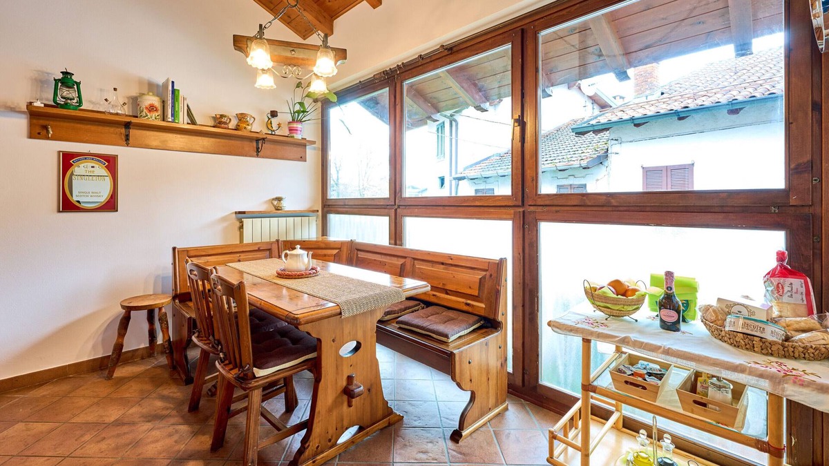 Monvalle Apartment | Apartment 'Bruna - 100m Dal Lago Maggiore' with Wi-Fi
