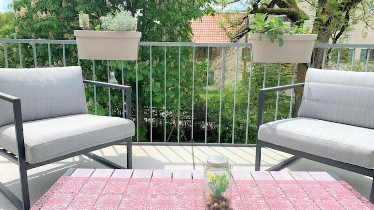 Memmingen Apartment | Apartment "Brunnen" Quiet location/Lots of nature/120 qm/balcony and garden