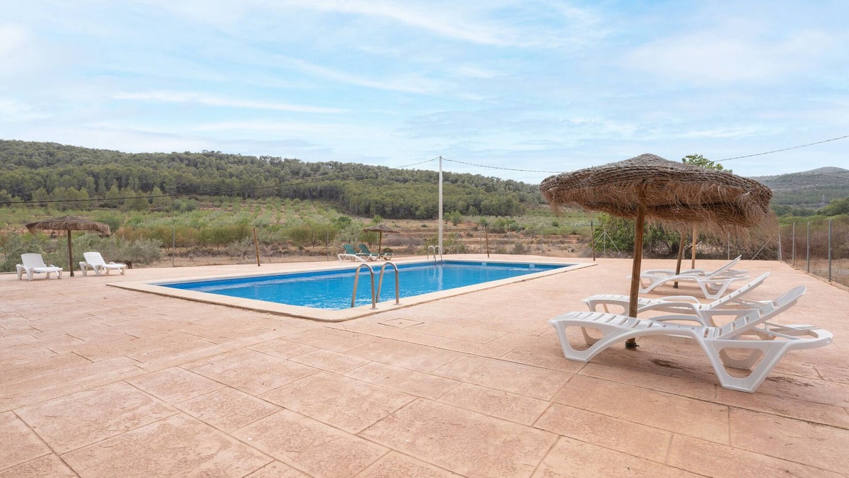 Altura Apartment | Apartment 'Bruno' with Mountain View, Shared Pool and Shared Garden