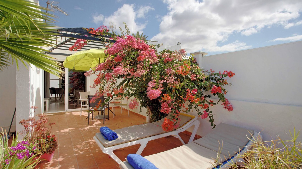 Sonnenland Apartment | Apartment 'Bungalow Aloe Dunas' with Garden, Shared Pool & Fast Wi-Fi