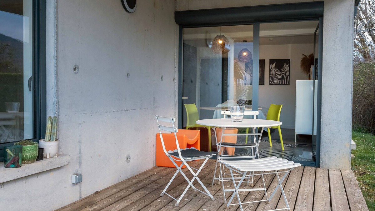 Le Touvet Apartment | Apartment 'Bureau' with Mountain View, Private Terrace and Wi-Fi