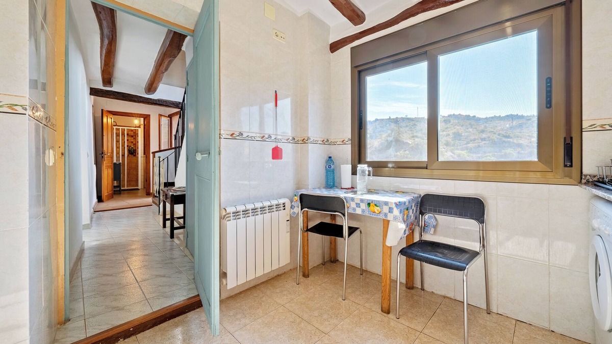 La Vilella Baixa Apartment | Apartment 'Ca La Palmira' with Mountain View, Wi-Fi and Air Conditioning