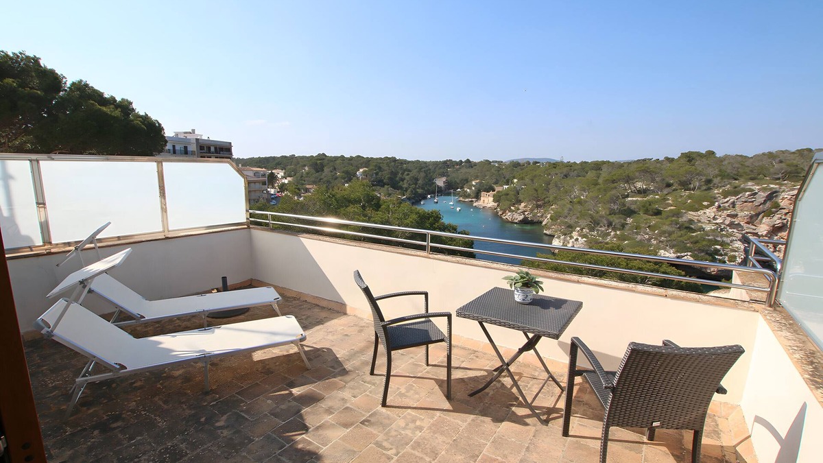 Cala Figuera Apartment | Apartment 'Cala Figuera 6b' with Sea View, Wi-Fi and Air Conditioning