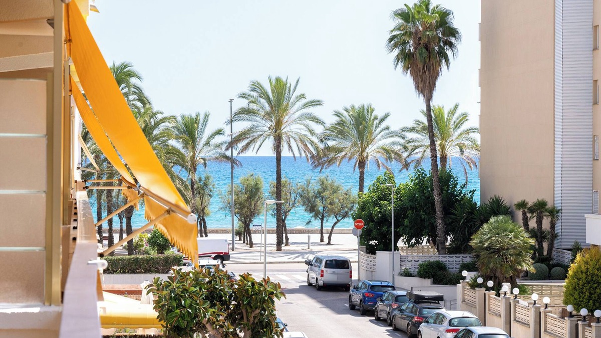 Calafell Apartment | Apartment 'Calafenga' with Sea View, Wi-Fi and Air Conditioning