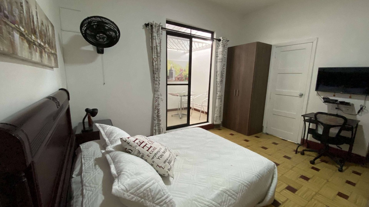Granada Apartment | Apartment CaliGari - www. caligari. rental - Excellent Location - Near Center