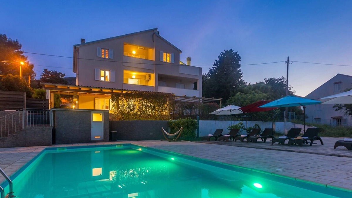 Nerezine Apartment | Apartment CALYPSO with large heated pool 50m2 and pleasant terrace