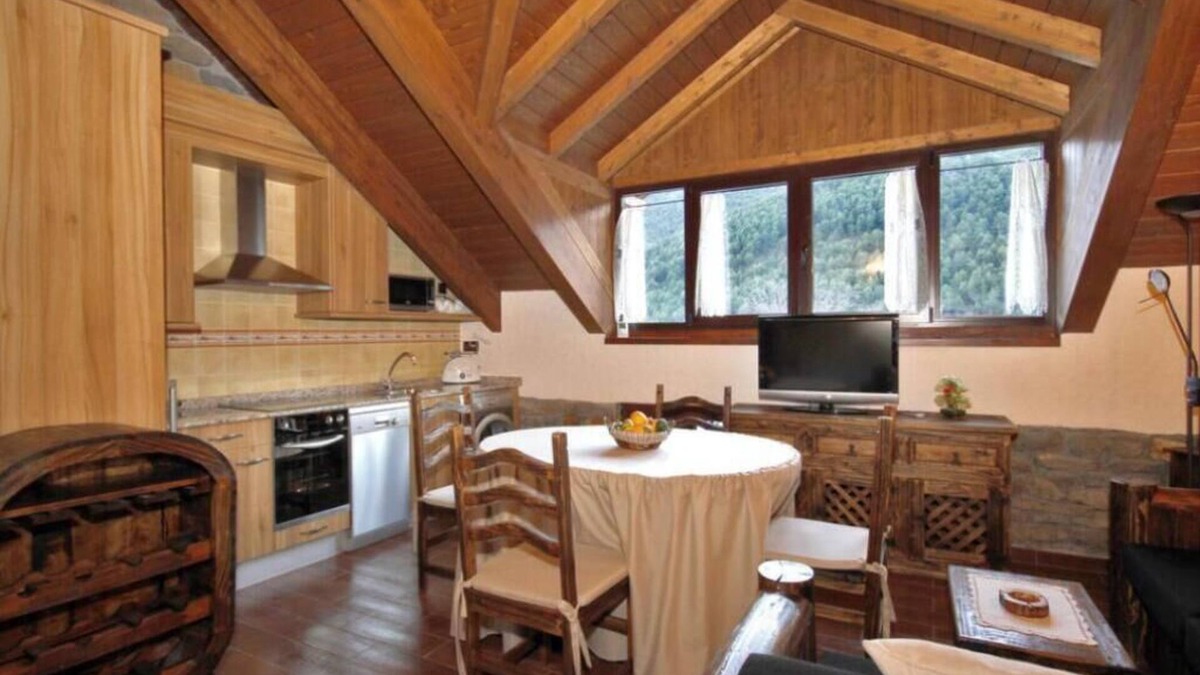 Borrastre Apartment | Apartment 'Cambolino' with Mountain View, Private Terrace and Wi-Fi