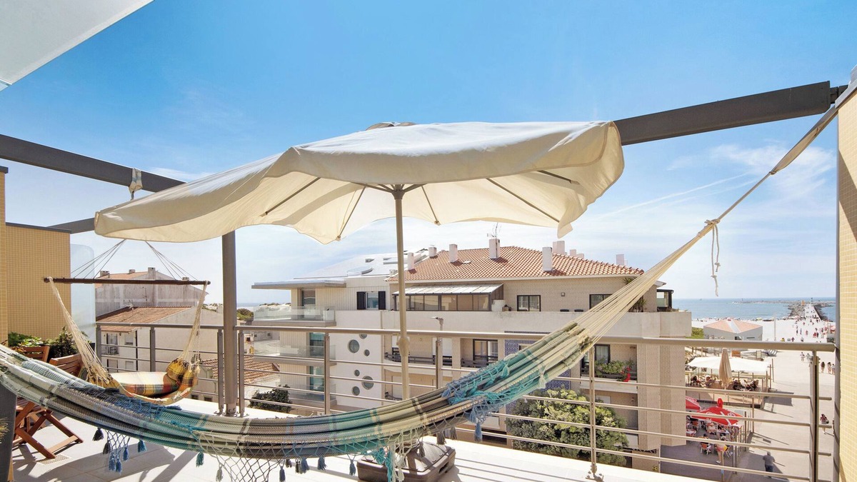 Barra Apartment | Apartment 'Cantinho Da Praia Da Barra' with Sea View, Shared Pool and Wi-Fi