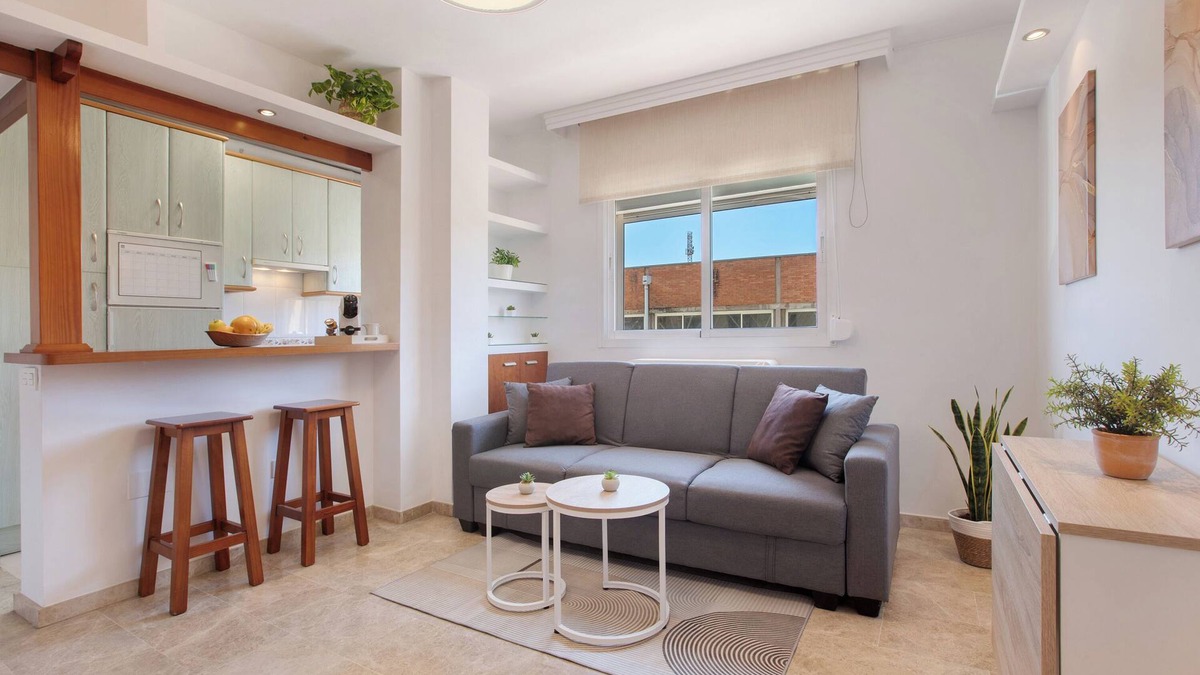 Carranque Apartment | Apartment 'Carlos Haya' with Wi-Fi and Air Conditioning