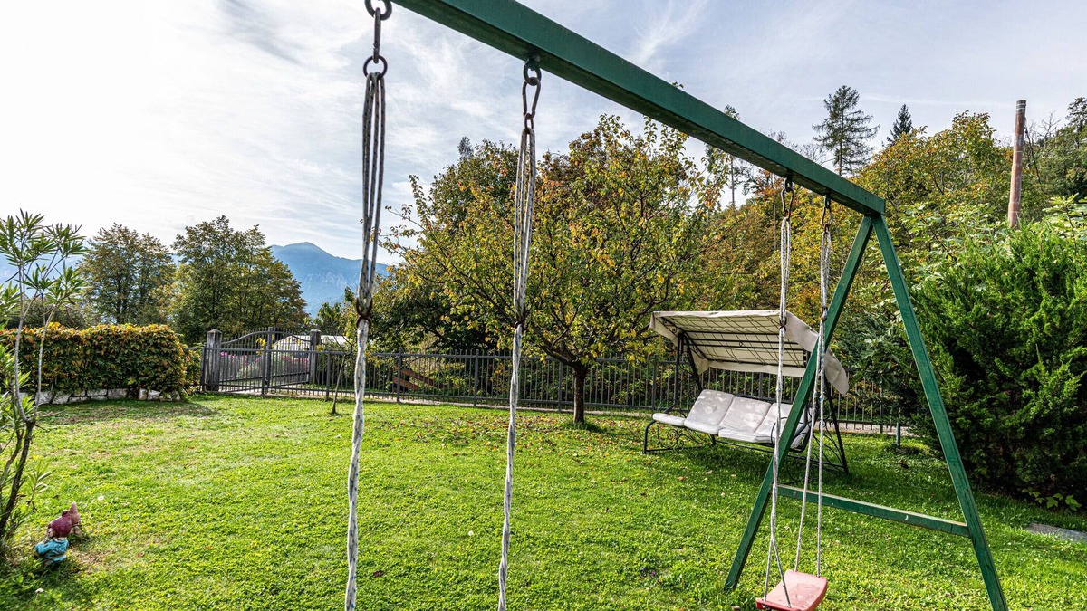 Susa Apartment | Apartment Casa Relax. Garden with Lake View and Wi-Fi – Pets Allowed