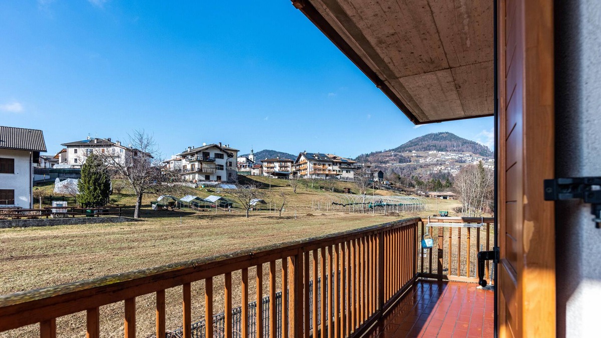 Bedollo Apartment | Apartment Casa Lidia 4 with Mountain View, Balcony & Wi-Fi