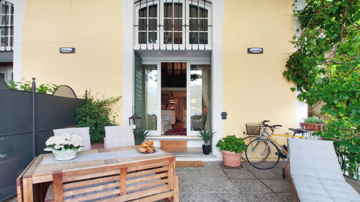 Musso Apartment | Apartment 'Casa Al Molo' with Lake View, Garden and Wi-Fi