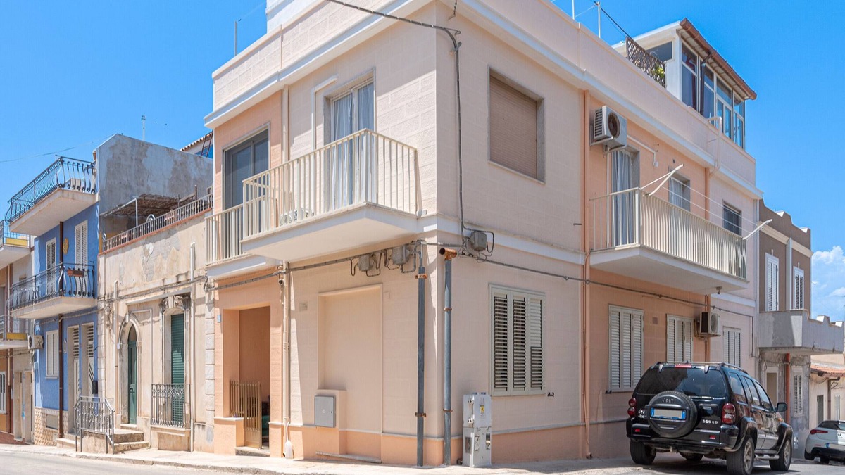 Pachino Apartment | Apartment 'Casa Alejandra A Pachino Centro' with Balcony, Wi-Fi and Air Conditioning