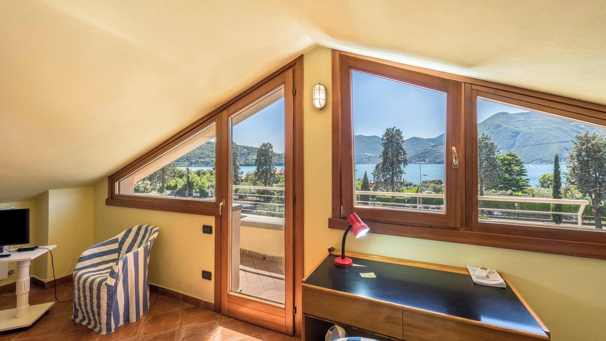 Marone Apartment | Apartment 'Casa Caterina Mansarda' with Lake View, Garden & Wi-Fi