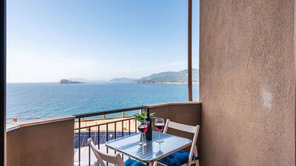 Teulada Apartment | Apartment 'Casa da AMare' close to the Beach with Balconies & A/C