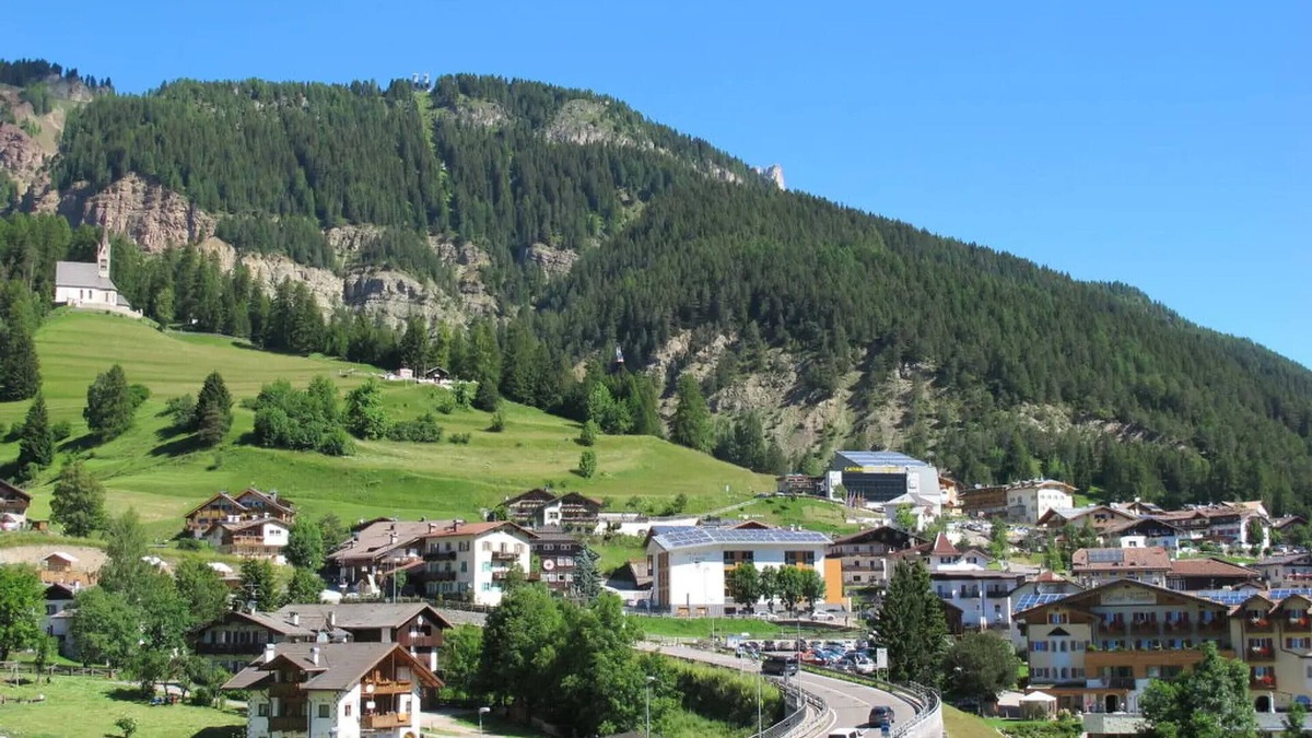 Vigo di Fassa Apartment | Apartment 'Casa Delmarco' with Private Terrace and Private Garden