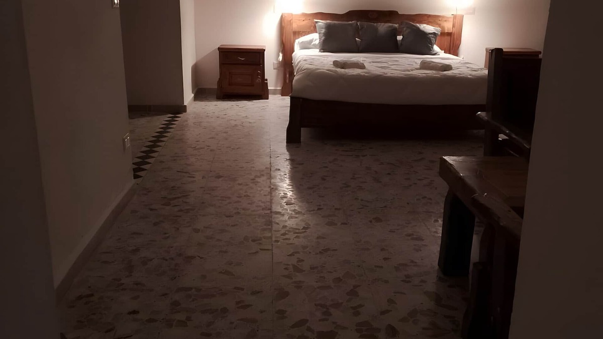 Venticano Apartment | Apartment 'Casa Delle Foglie - Uva' with Shared Pool, Wi-Fi and Air Conditioning