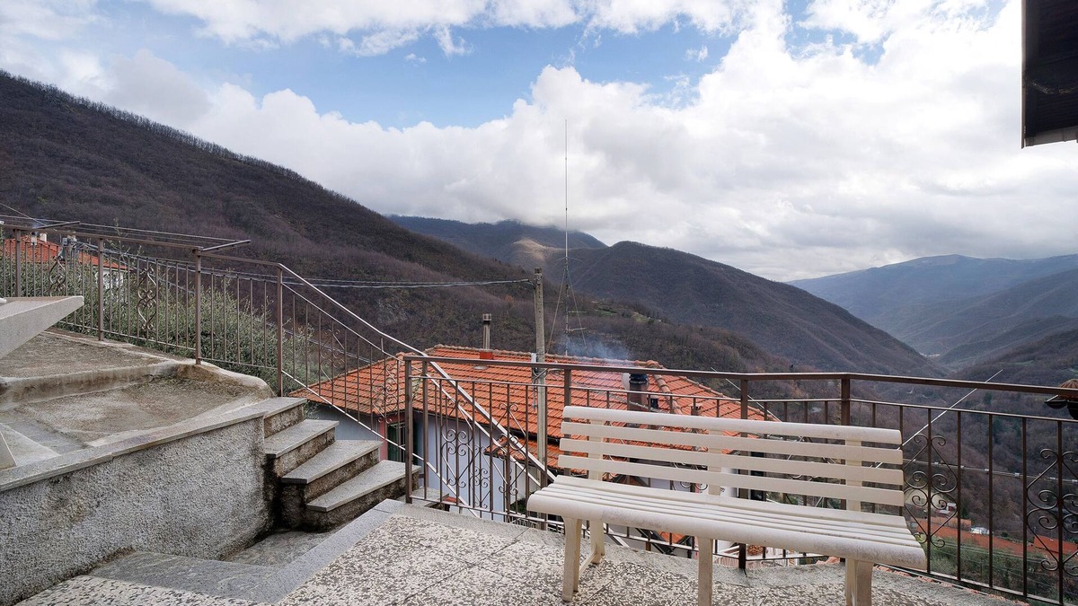 Armo Apartment | Apartment 'Casa Di Nonno Pietro' with Mountain View, Private Terrace and Balcony