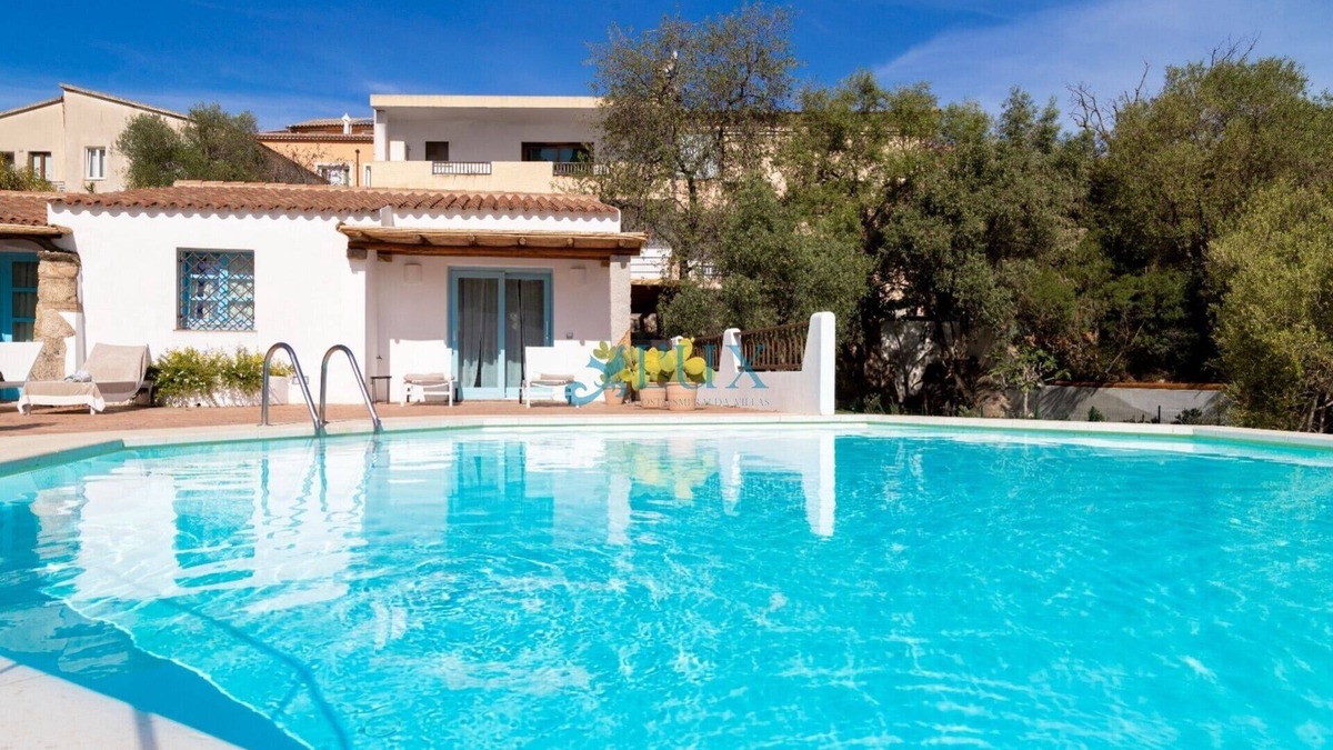 San Pantaleo Apartment | Apartment 'Casa Frangipani' with Mountain View, Wi-Fi and Air Conditioning