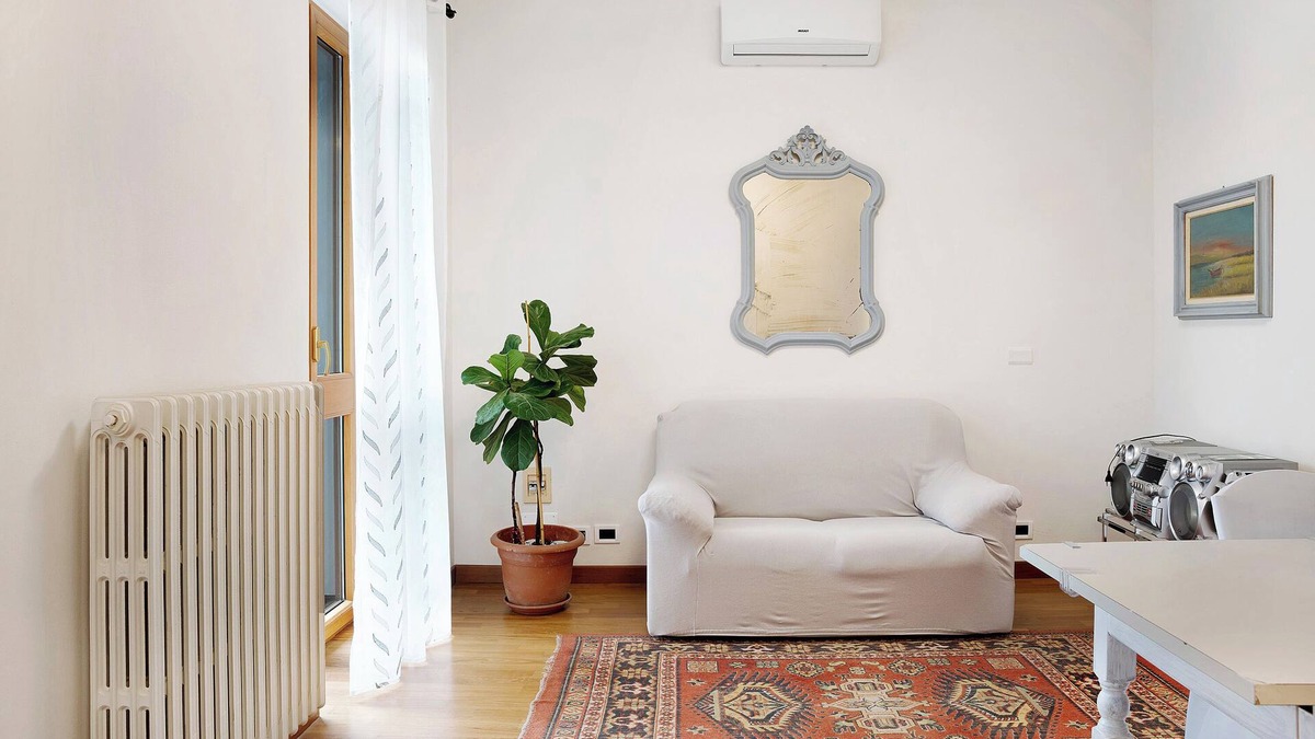 Alba Apartment | Apartment 'Casa Gallinotto' with Private Garden, Wi-Fi and Air Conditioning
