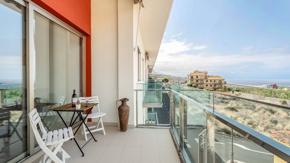 Tazacorte Apartment | Apartment 'Casa Graham' with Sea View, Balcony and Wi-Fi
