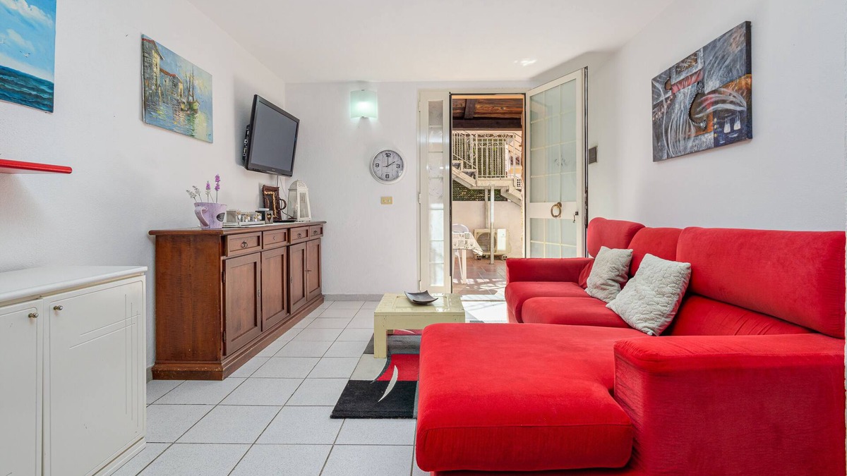 Loiri Apartment | Apartment 'Casa Isa E Martina' with Private Terrace