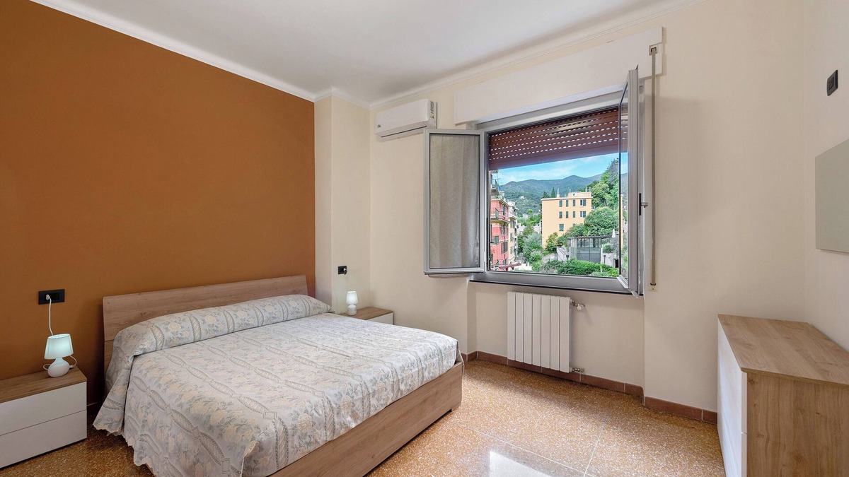 Pegli Apartment | Apartment 'Casa Lucente' with Sea View, Wi-Fi and Air Conditioning