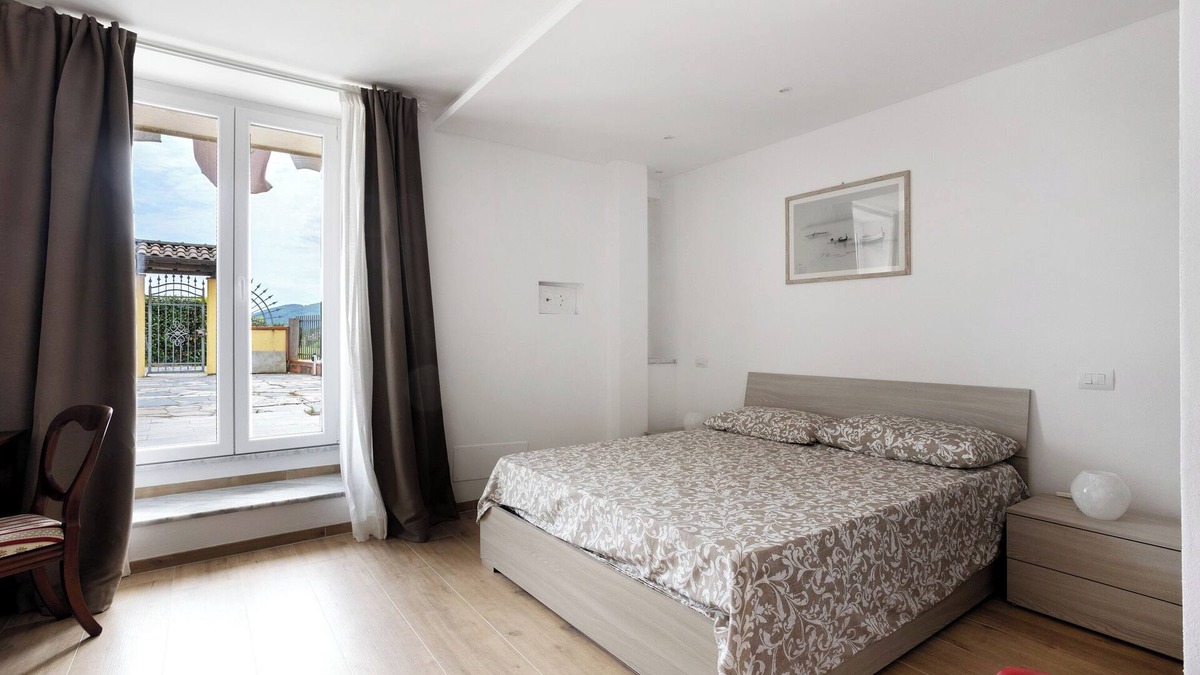 Sarzana Apartment | Apartment 'Casa Marisa' with Private Garden, Wi-Fi and Air Conditioning
