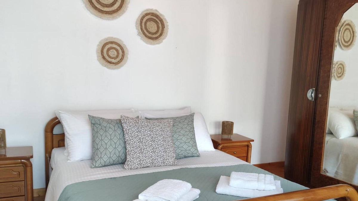 Exo Mouliana Apartment | Apartment 'Casa Mouliana' with Mountain View, Wi-Fi and Air Conditioning