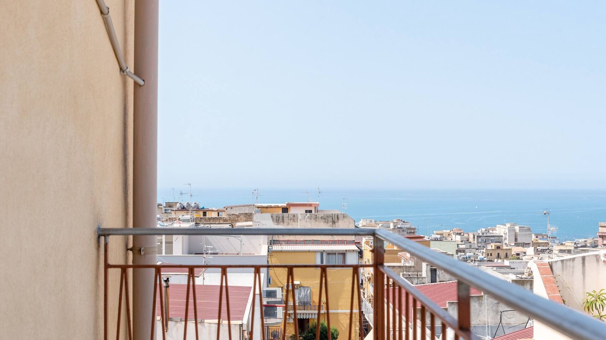 Sciacca Historic Centre Apartment | Apartment 'Casa Pu-Leo' with Sea View, Wi-Fi and Air Conditioning