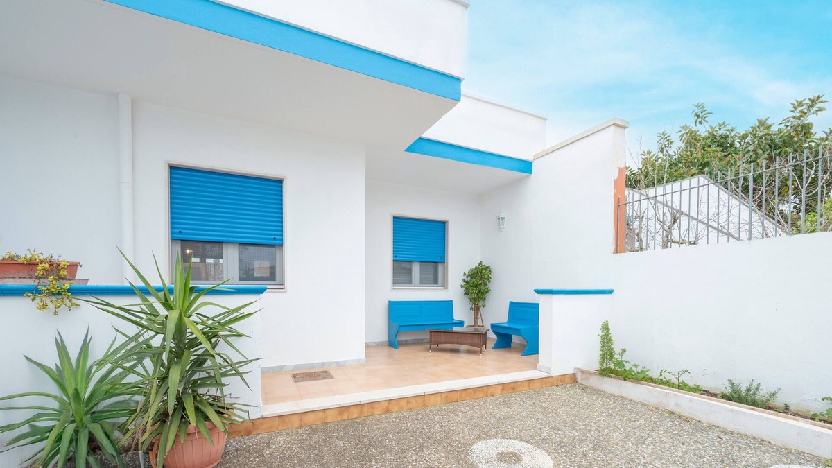 Roca Vecchia Apartment | Apartment 'Casa Relax San Foca' with Private Terrace, Private Garden and Air Conditioning