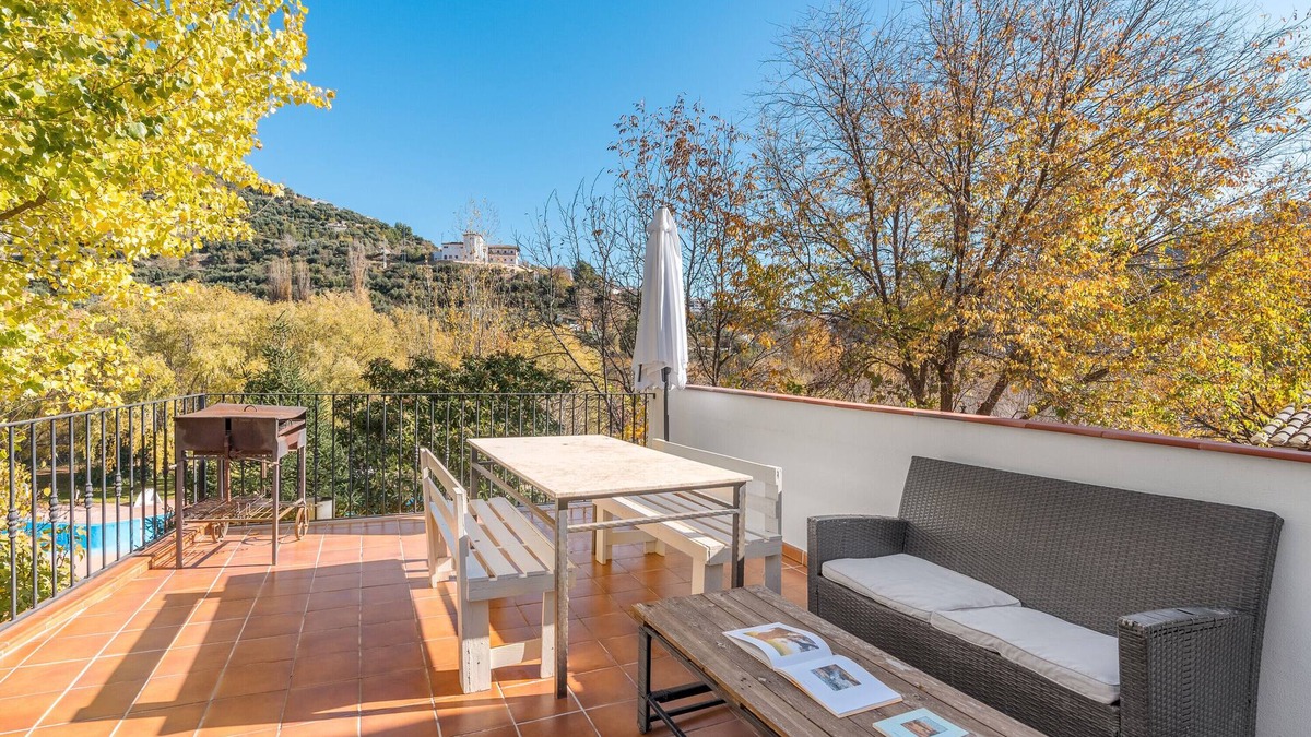 Castril Apartment | Apartment 'Casa Rural Cortijo El Plantio' with Mountain View, Wi-Fi and Air Conditioning