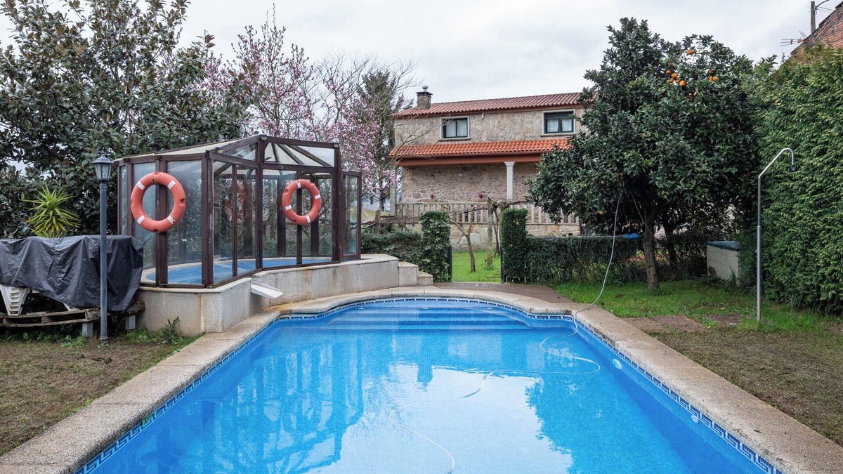 Barro Apartment | Apartment 'Casa Rural Os Carballos' with Private Pool, Wi-Fi and Air Conditioning