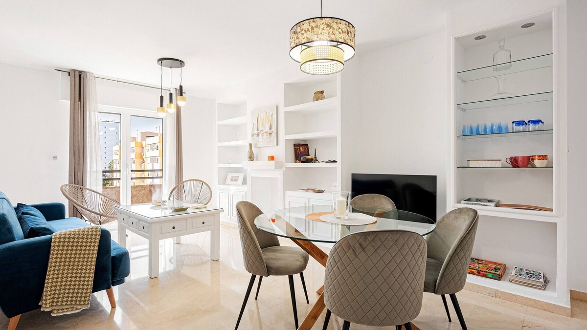 Carretera de Cadiz Apartment | Apartment 'Casa Vacacional Pacífico 5min Playa' with Private Terrace and Wi-Fi