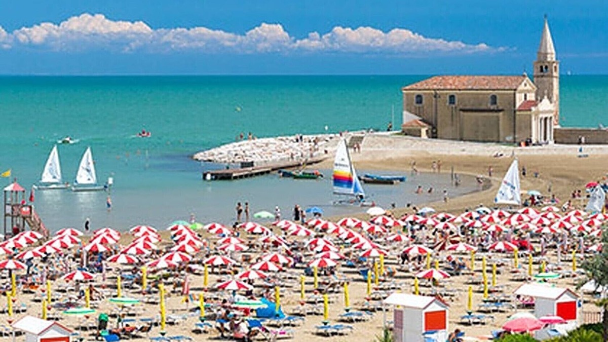 Old Town Apartment | Apartment "Casa Vacanze Mare Blu" with Garden, Balconies & Wi-Fi