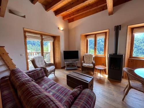 Oz-en-Oisans Apartment | Apartment Cascade 3 minutes from Alpe d Huez Grand Domaine via Oz en Oisans