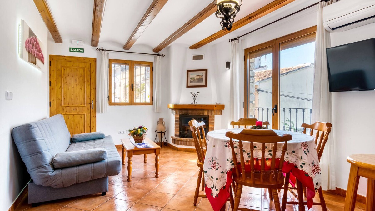 Orba Apartment | Apartment 'Cavall Vert' with Mountain View, Wi-Fi and Air Conditioning
