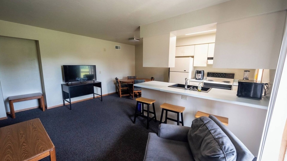 Plymouth Apartment | Apartment Centrally Located