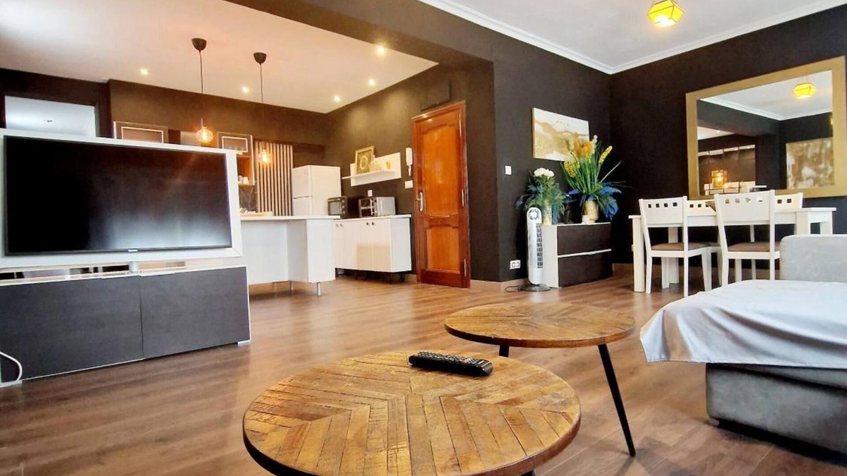 Cazorla Apartment | Apartment 'Centrico Y Acogedor' with Mountain View, Wi-Fi and Air Conditioning