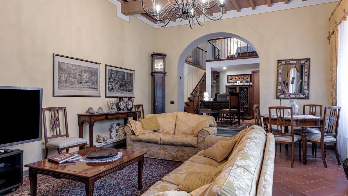 Capraia e Limite Apartment | Apartment 'Certopiano Loft' with Shared Pool, Shared Garden and Wi-Fi