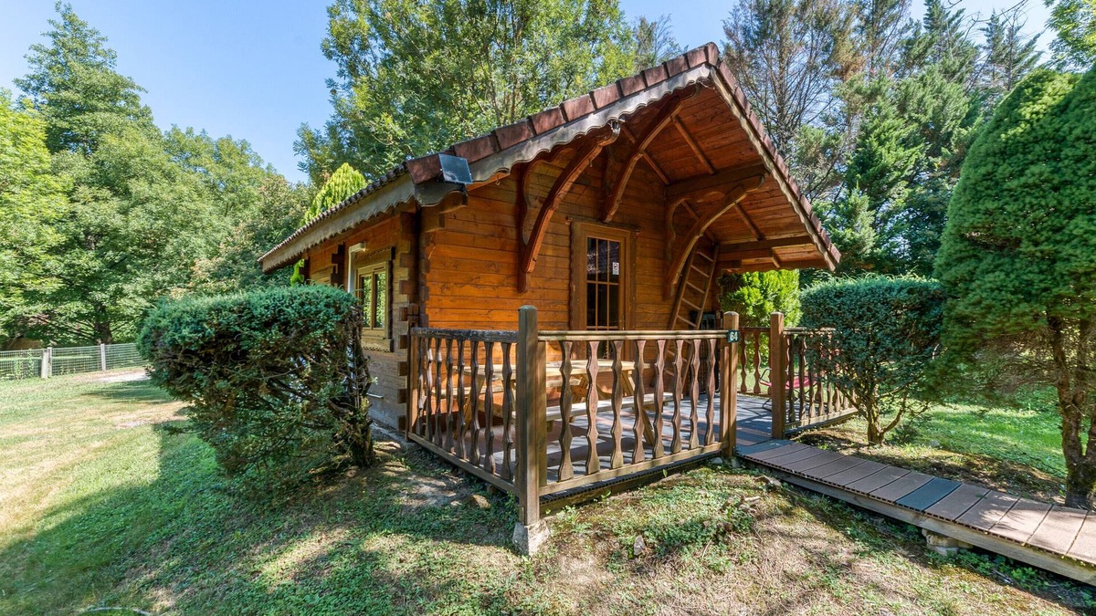 Vaulnaveys-le-Bas Apartment | Apartment 'Chalet Jacinthe' with Mountain View, Wi-Fi and Air Conditioning