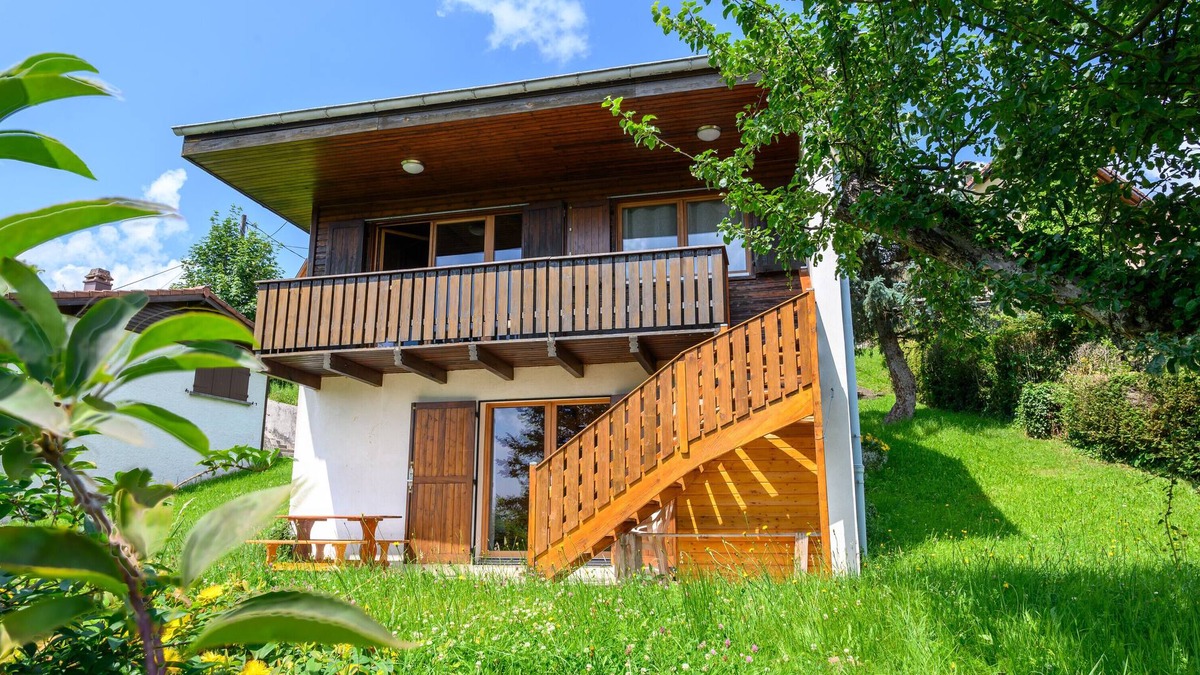 Soultzeren Apartment | Apartment 'Chalet Sol La Mi' with Mountain View, Private Terrace and Private Garden