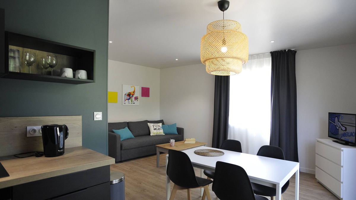 Jonzac Apartment | APARTMENT - CHARM AND COMFORT - WITH TERRACE IN RESIDENCE IN QUIET JONZAC