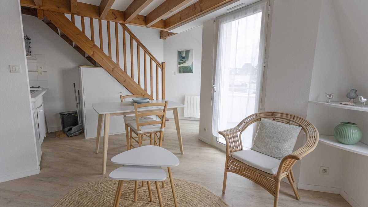 Vannes Apartment | Apartment 'Charmant Duplex' with Balcony and Wi-Fi