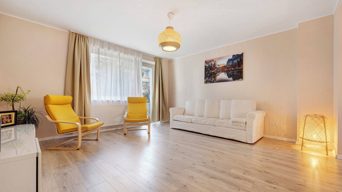 Vahrenwald Apartment | Apartment 'Charmante Wohnung' with Balcony and Wi-Fi