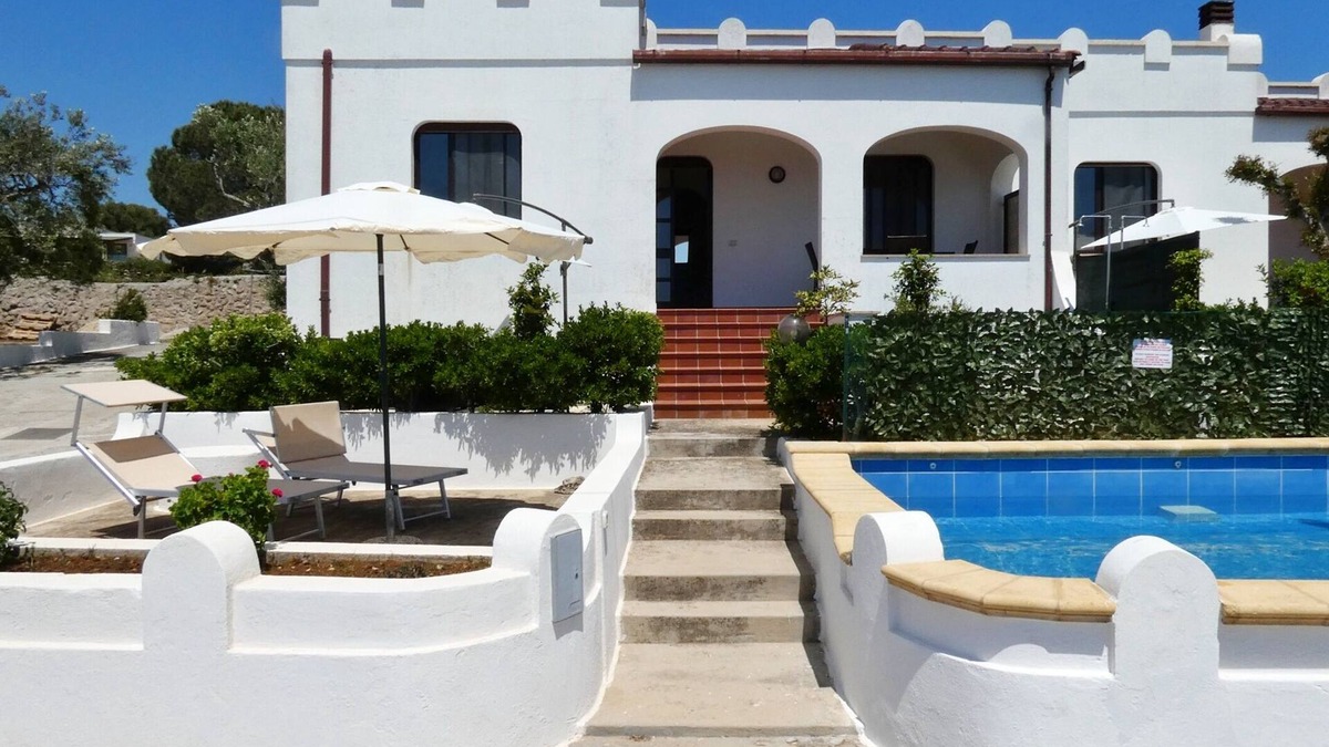 Marina San Gregorio Apartment | Apartment 'Chiara' with Sea View, Wi-Fi and Air Conditioning