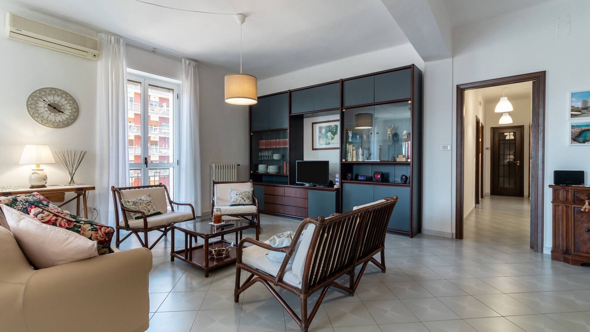 Municipio 2 Apartment | Apartment "Chicca Casa Vacanze" with Private Terrace & Wi-Fi