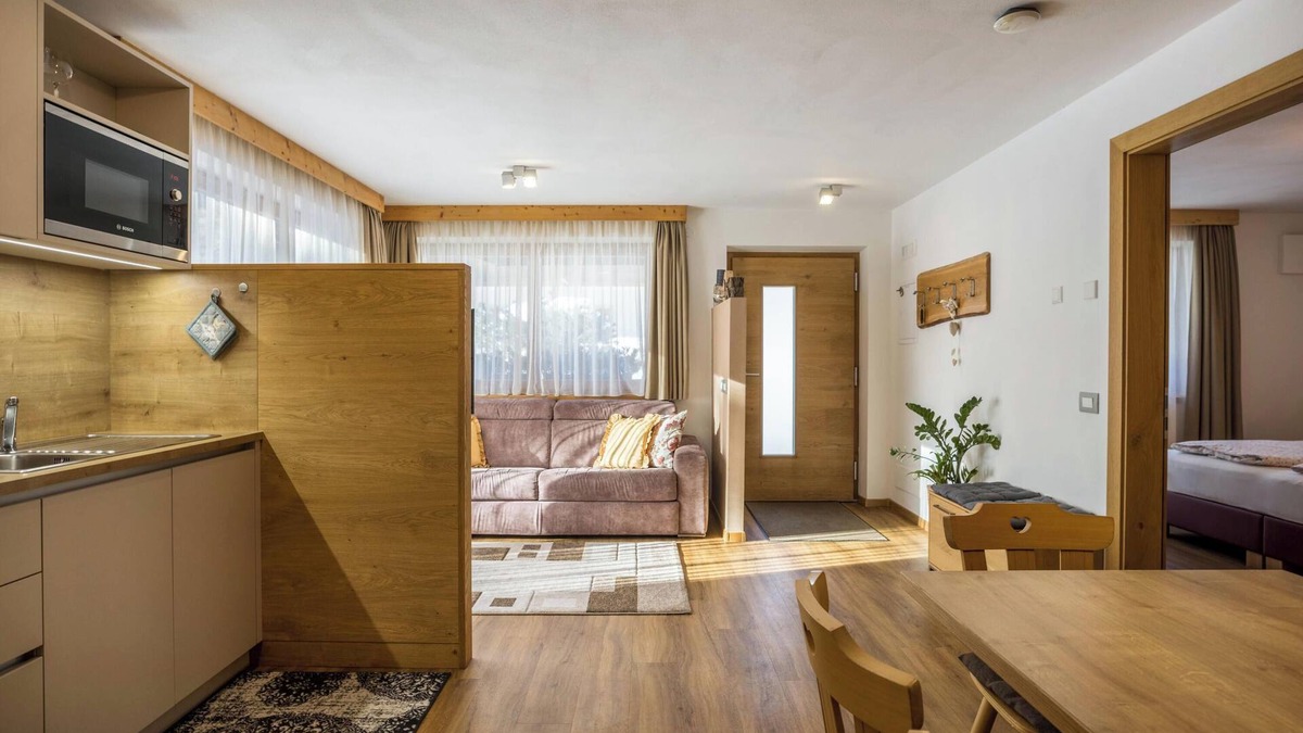Mareo Apartment | Apartment 'Ciasa Rungg App Pares' with Mountain View, Garden & Wi-Fi
